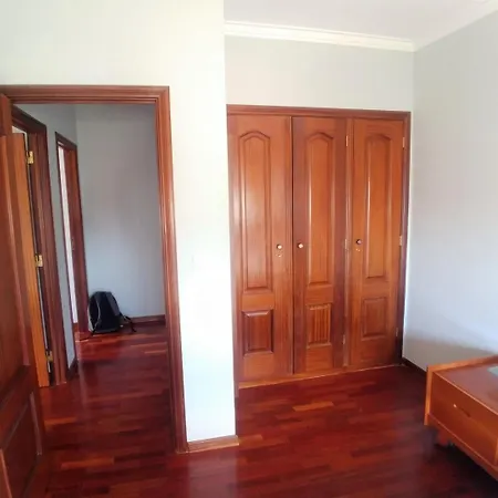 Flat With 3br In - Walk To Fil And Meoarena * ליסבון