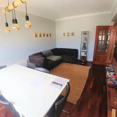 Flat With 3br In - Walk To Fil And Meoarena Apartment