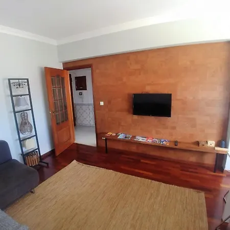 Flat With 3br In - Walk To Fil And Meoarena דירה ליסבון